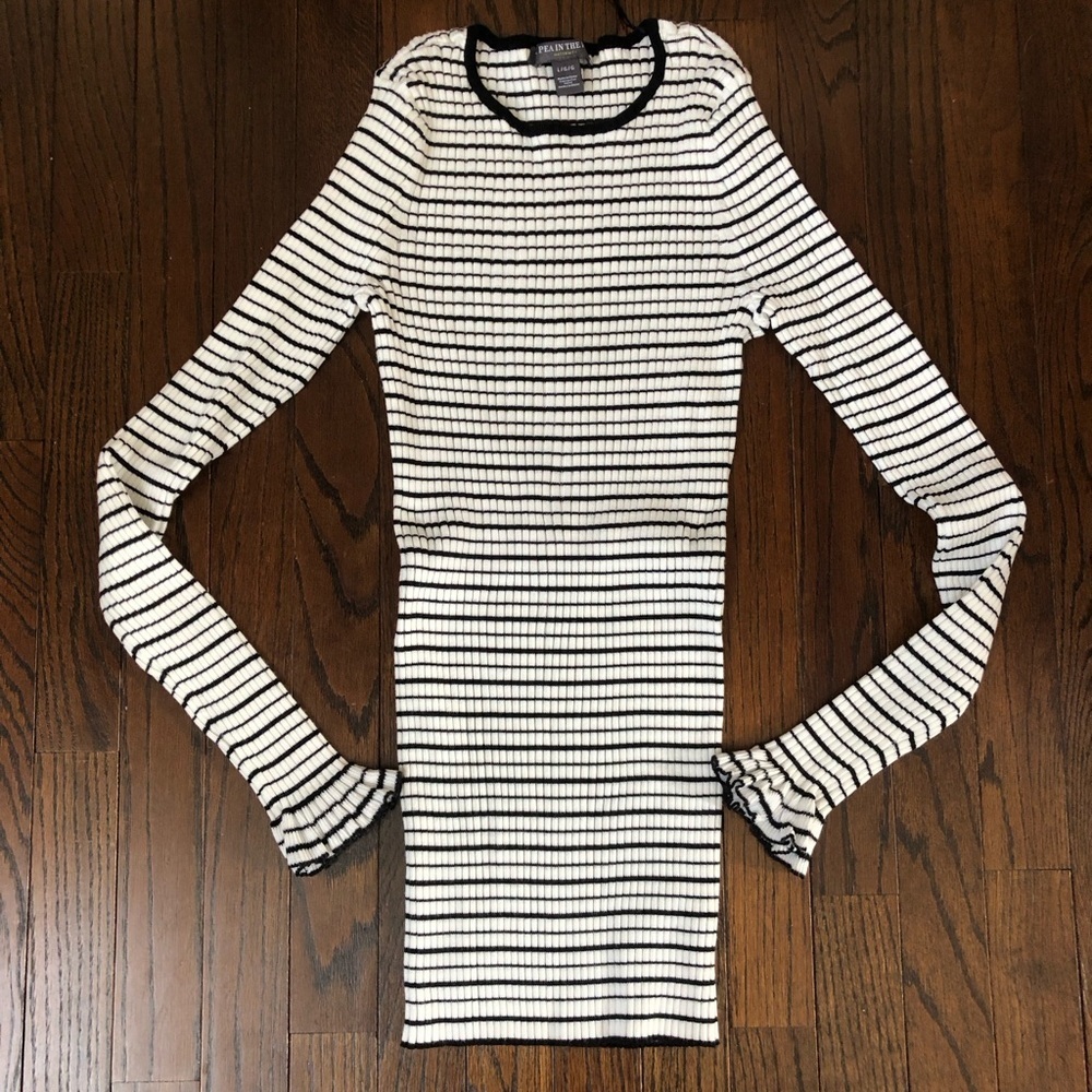 A Pea In The Pod Maternity L White/Black Ultra Ribbed Long, Bell Sleeved Blouse
